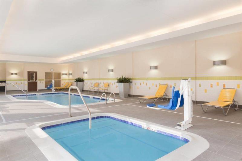 Towneplace Suites By Marriott Pittsburgh Airport/Robinson Township Εξωτερικό φωτογραφία
